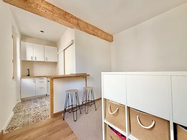 Studio 1 pièce 14 m² 