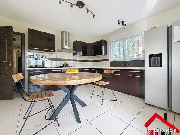Maison 7 pièces 198 m² 