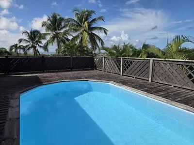 Rivière Salée: Villa F5 avec belle vue mer 