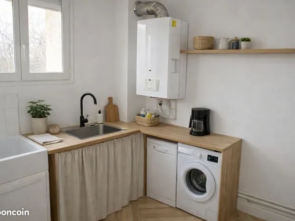 À VENDRE - Appartement T2 traversant avec stationnement et cave - Villeurbanne (Rue du Progrès) 