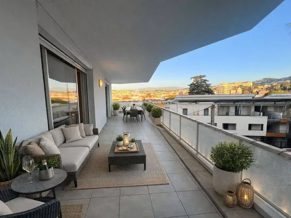 Appartement 6 pièces 143 m² 