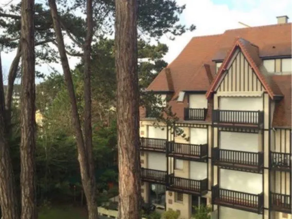 2 pièces duplex meublé avec balcon, parking, ascenseur et gardien 