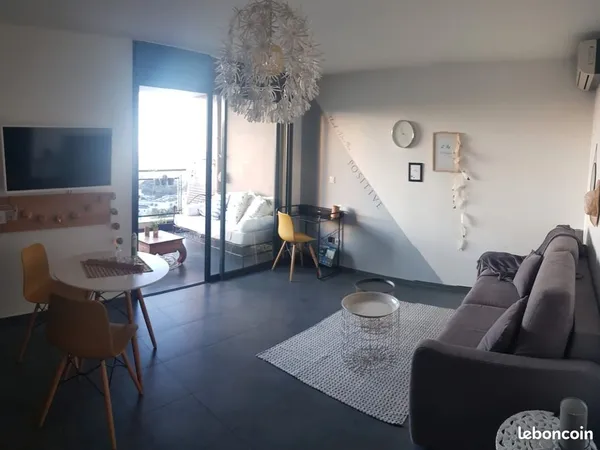 Studio meublé vue mer + parking 
