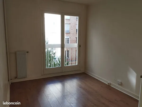 Studio 1 pièce 13 m² 