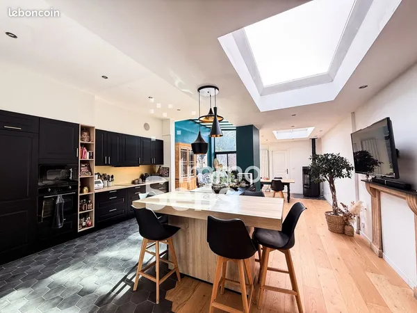 Maison 7 pièces 197 m² 
