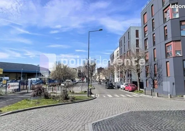 Local commercial 871 m² 