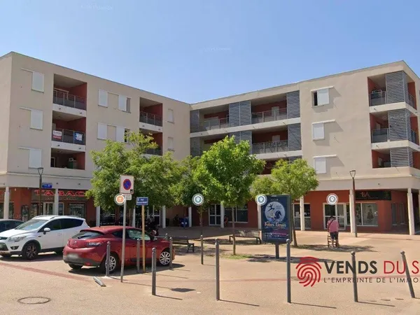 Local commercial 6 pièces 119 m² 