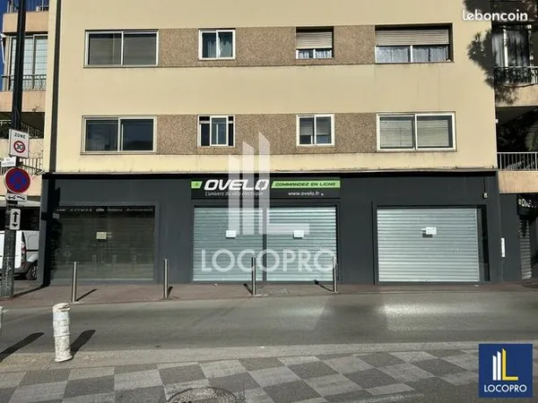 Local commercial 390 m² 