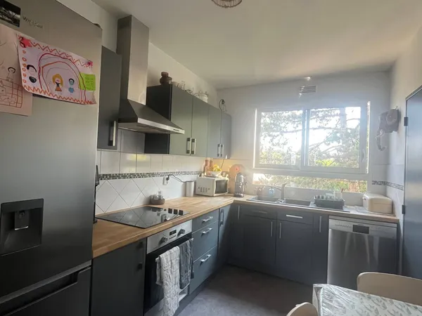 Très joli T5 au coeur du centre-ville avec le chauffage compris 