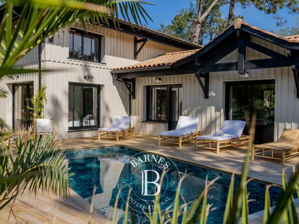 VILLA « BELLEROSE » EN PLEIN CENTRE DU CAP FERRET AVEC PISCINE - CAPACITÉ 12 PERSONNES 