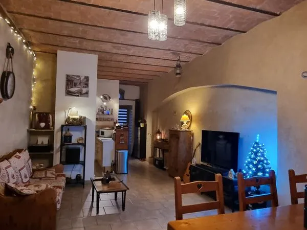 Appartement à saisir à Gilly sur Isère 