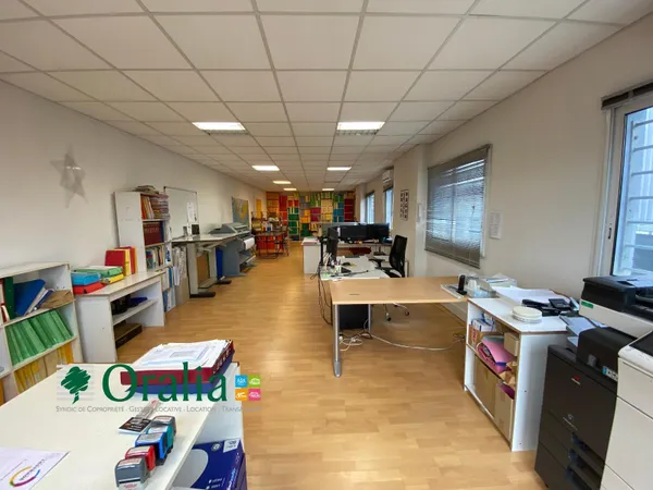 Bureaux 73 m² 