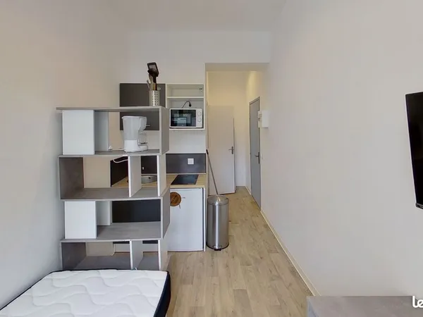 Appartement 1 pièce 11 m² 