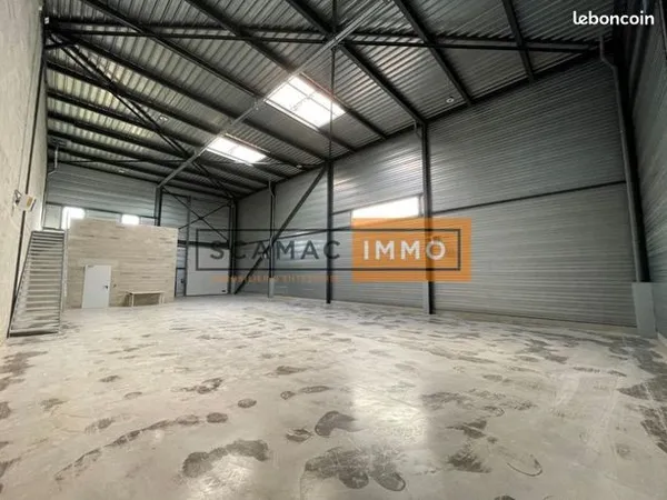 Local d'activité 346 m² 