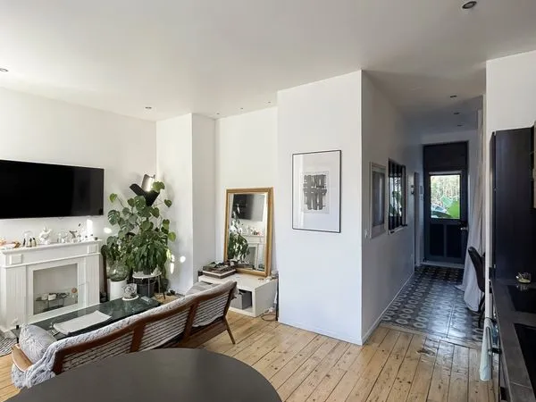 Rare : T2 lumineux avec terrasse sur cour - Calme absolu - 235 000 