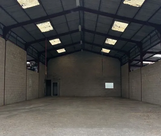 Location Hangar avec studio 