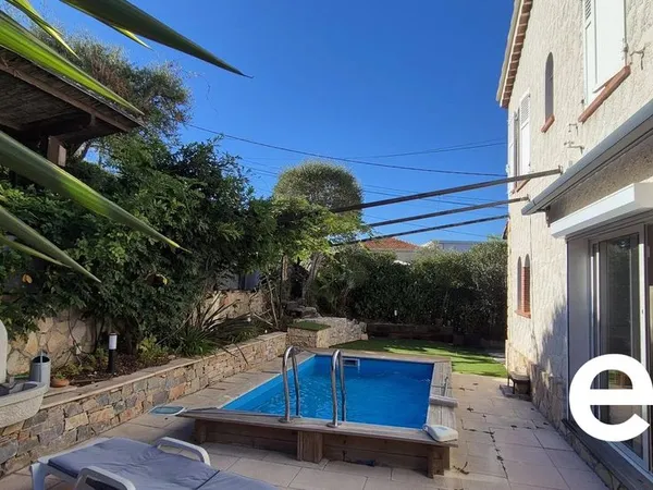 Villa 7 pièces 132 m² 