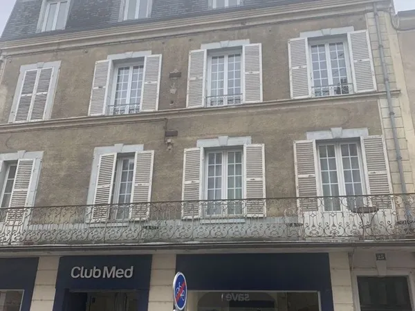 Appartement 2 pièces emplacement triangle d or 860€ 