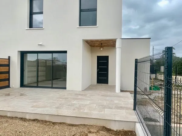 Maison neuve sur terrain de 268 m2 