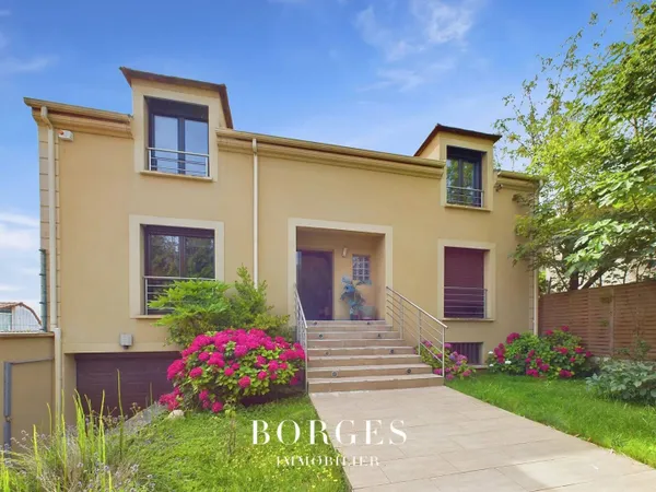 Maison 7 pièces 238 m² 