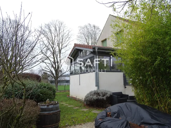 Nuits-Saint-Georges maison 6 pièces de 107 m2 sur 3 niveaux et sous-sol complet le tout sur sa 