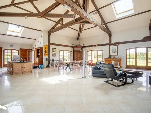 Maison 7 pièces 285 m² 