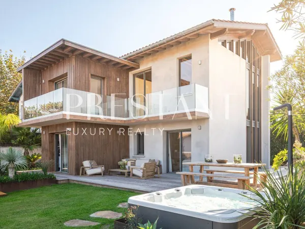 Maison 6 pièces 140 m² 