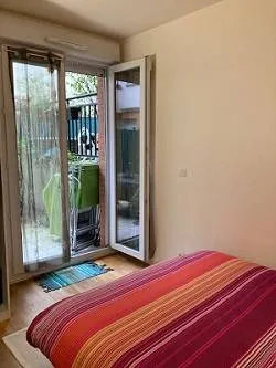 Loue T2 meublé 33m² à Paris 20ème avec terrasse et jardin quartier Nation 
