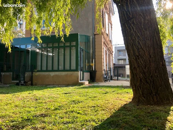 Loue joli studio rénové +jardin proche Gratte Ciel-La Doua 