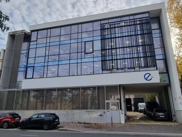 Bureaux 1056 m² 
