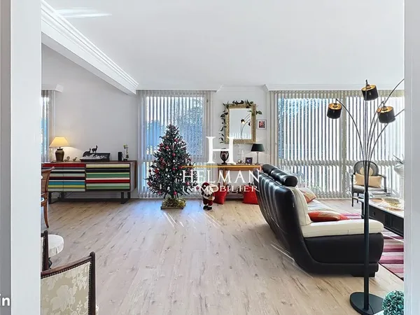 Appartement 4 pièces 127 m² 