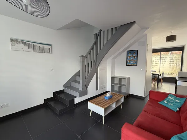 Maison de ville rénovée avec terrasse Quartier des Arènes, 