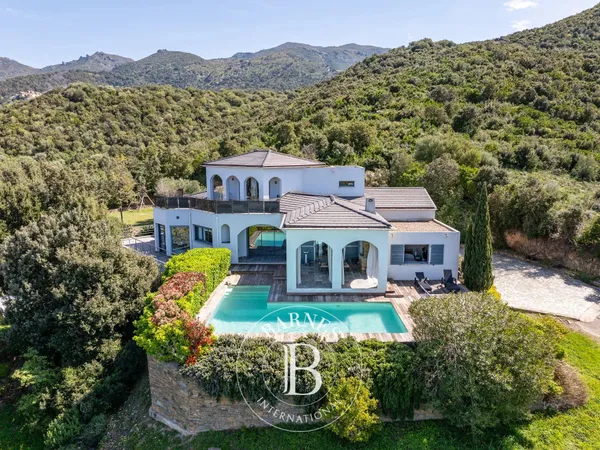 Oletta, villa d'architecte, 5 chambres, piscine, vue mer et montagnes panoramique proche plage 
