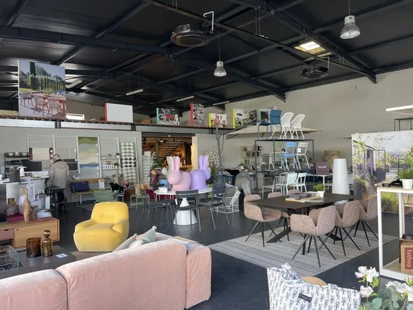 Local d'activité 840 m² 