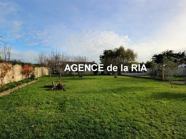 Terrain constructible 1024 m² 