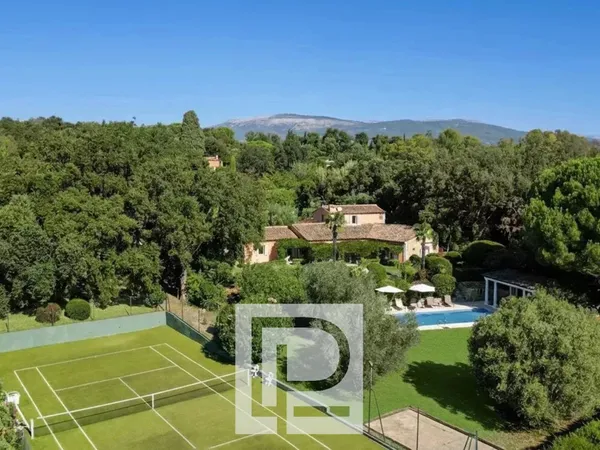Superbe propriété de charme au calme absolu avec tennis - Aux po 
