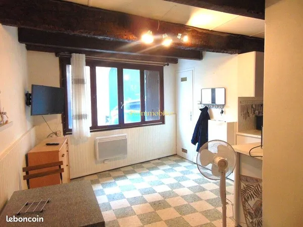 Studio 1 pièce 26 m² 