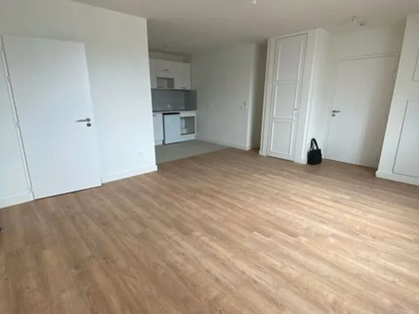 Studio 1 pièce 35 m² 