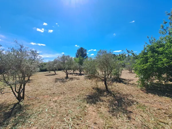 Dernière opportunité - Terrain de 541 m² à Aix-en-Provence 