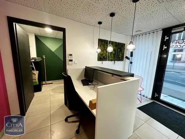Location / Local commercial - 86 m² 