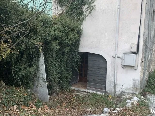 Maison de village 1 pièce 80 m² 