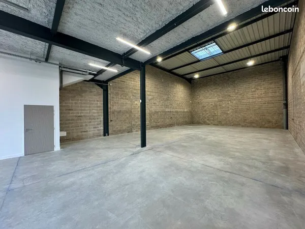 Local d'activité 530 m² 