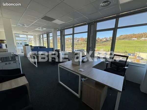 Bureau 3 pièces 69 m² 