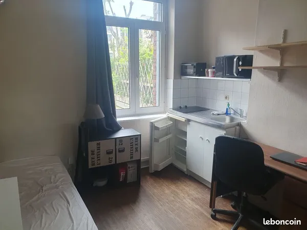 Studio 1 pièce 24 m² 