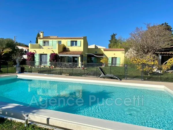 Villa 5 pièces 170 m² 