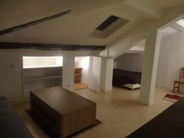 Studio 1 pièce 24 m² 