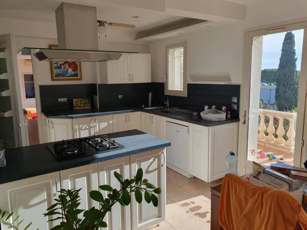 Maison de plain-pied 5 pièces 200 m² 