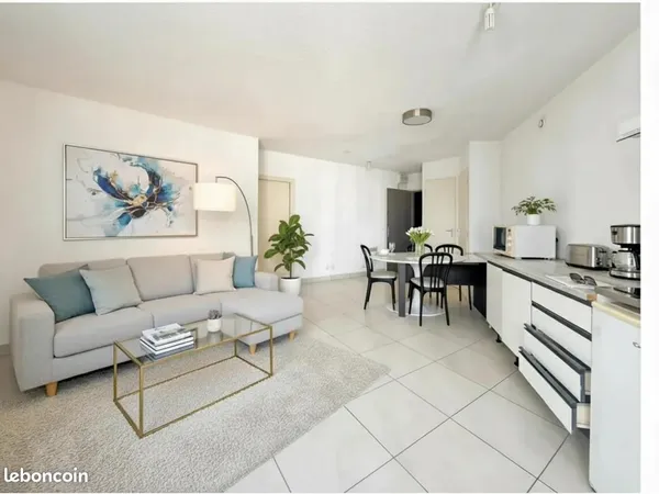 Studio 1 pièce 24 m² 