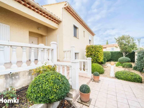 À vendre - Superbe villa familiale à Salon-de-Provence avec jardin arboré 