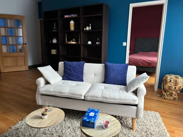 Appartement F2 entre modernité et charme classique 